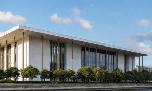 Glovo оштрафовали в Испании на 79 млн евро. Компания не зачислила курьеров в штат