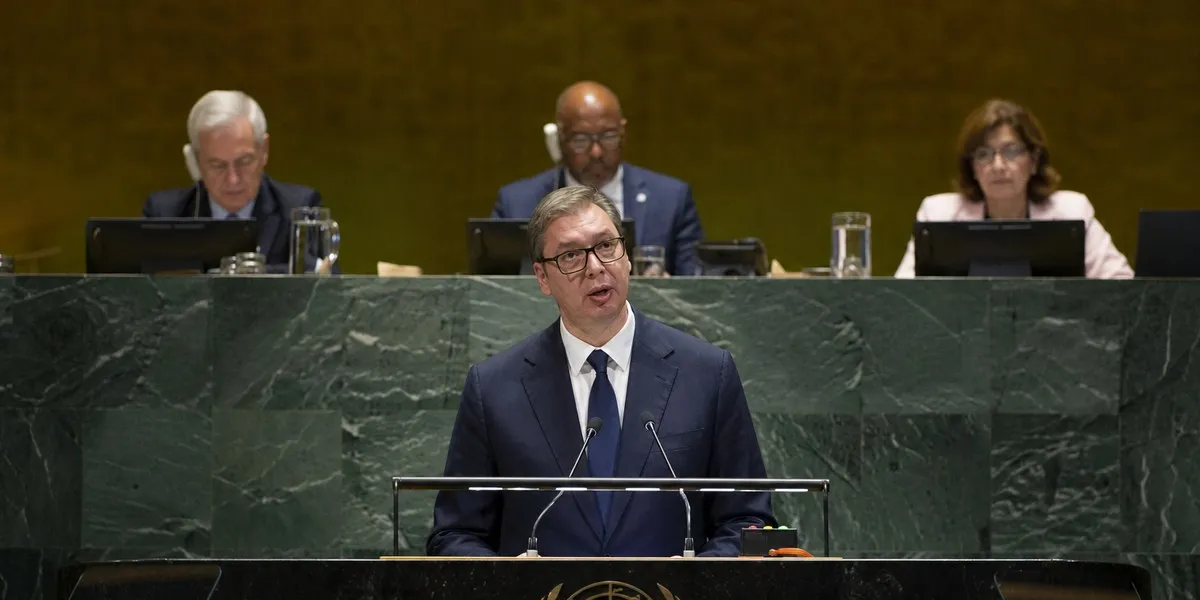 Президент Сербії Вучич пішов у відставку перед виборами — France 24