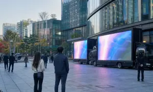 Pod siedzibą Hybe w Seulu pojawiły się protestacyjne ciężarówki z powodu tancerzy Seventeen — Korea Herald