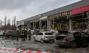Россия обстреляла 25-этажное здание в Киеве, есть погибший и раненый