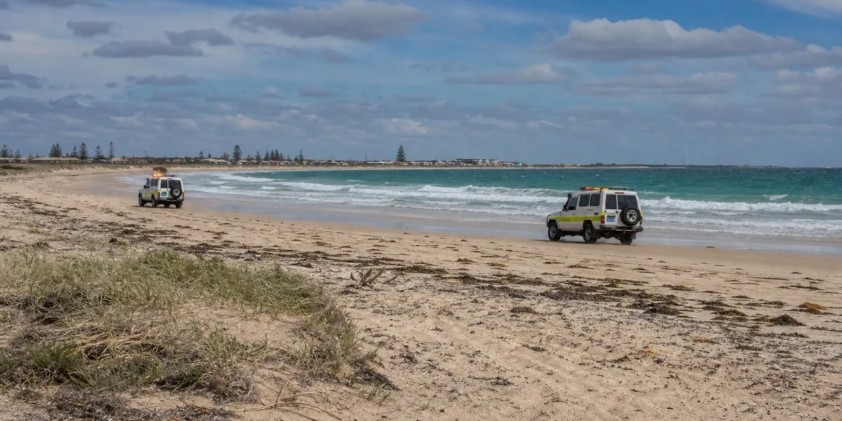 Mężczyzna trafił do szpitala po ataku rekina w pobliżu Geraldton w Australii