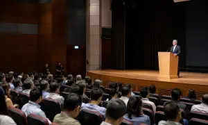Немецкое правительство объяснило, почему Навального взяли под охрану