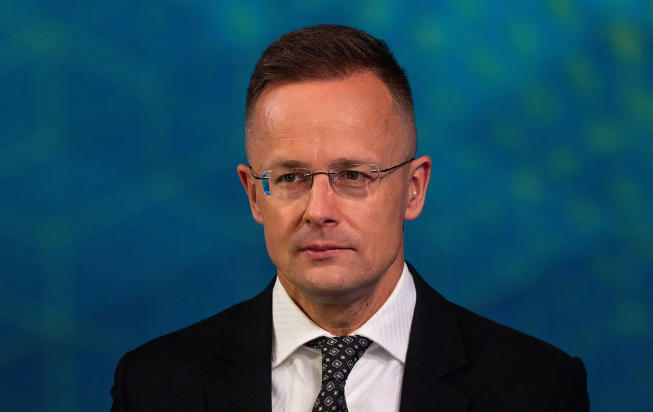 Угорщина подала на Сійярто кримінальну скаргу через використання приватних літаків