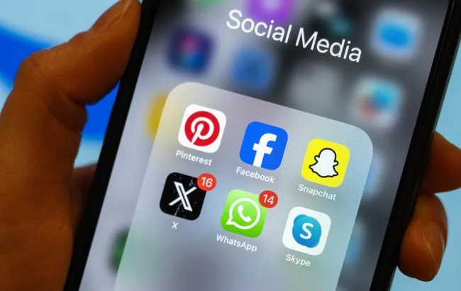 Індонезія обмежила соцмережі для дітей