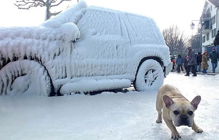 Українців попереджають про ожеледицю та сніг: де завтра варто бути обережними