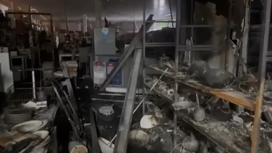 рф атакувала магазин JYSK у Запоріжжі КАБами та дронами