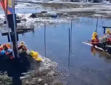 У Челябінській області РФ через відсутність водовідведення затопило кладовище військових