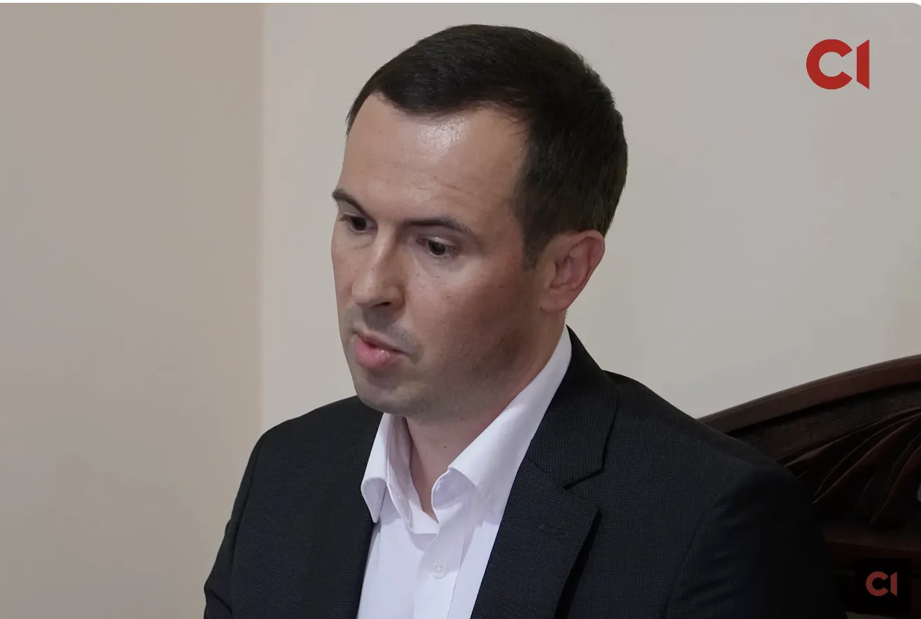 Сімʼя одеського судді зберігає мільйони рублів у російських банках — Слідство.Інфо
