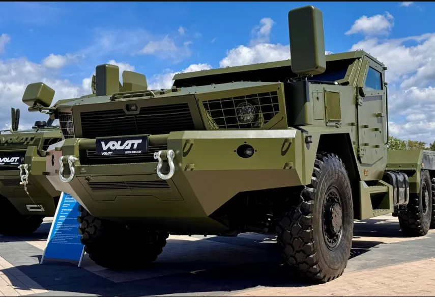 Білорусь представила нове броньоване шасі 6×6
