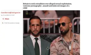 В Польше подозревают, что Макрон подарил Папе Римскому похищенную из Львова книгу