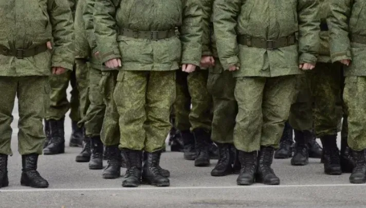 Кремль вербує молодь з ТОТ до армії РФ, обіцяючи гроші і навчання
