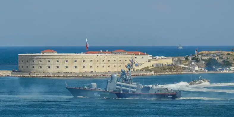 Російські ракетні катери пройшли біля японського острову Хоккайдо