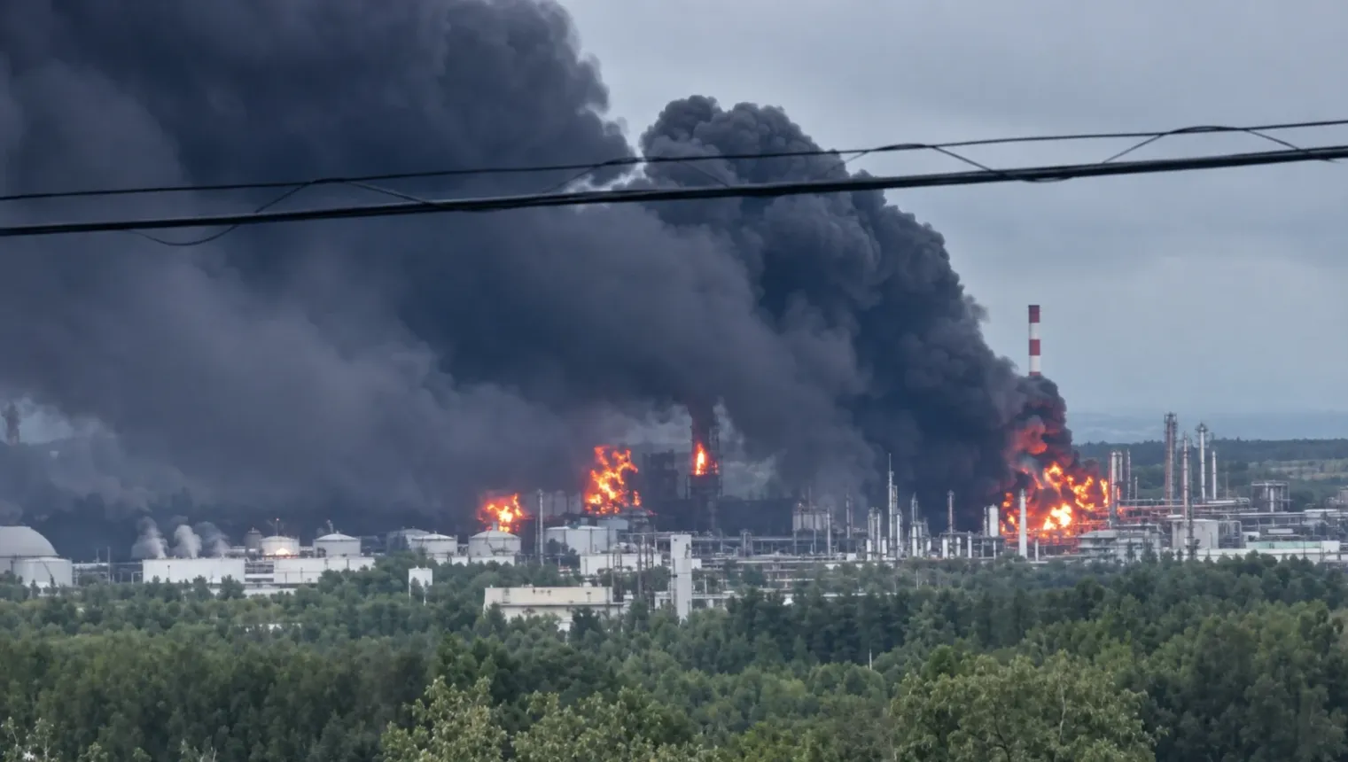 Російські нафтовики не виконали більше половини контрактів на бензин через атаки на НПЗ