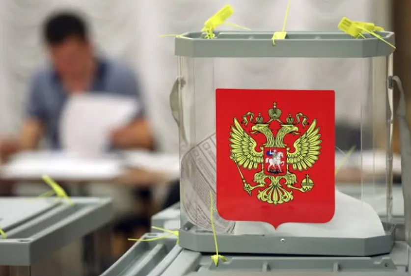 В РФ начались выборы в Госдуму на фоне сообщений о давлении на наблюдателей и фальсификациях