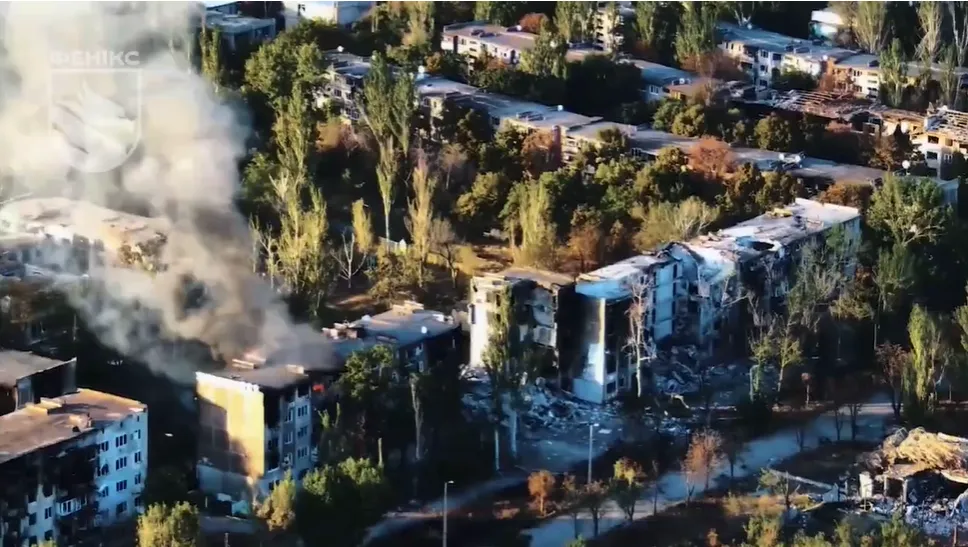 Відео: окупанти руйнують у Дружківці будинки та мости