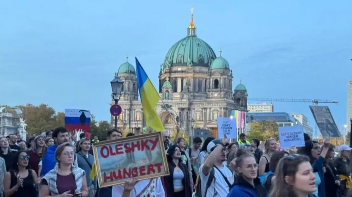 Фото: у Берліні пройшов марш на підтримку жителів окупованих Олешок