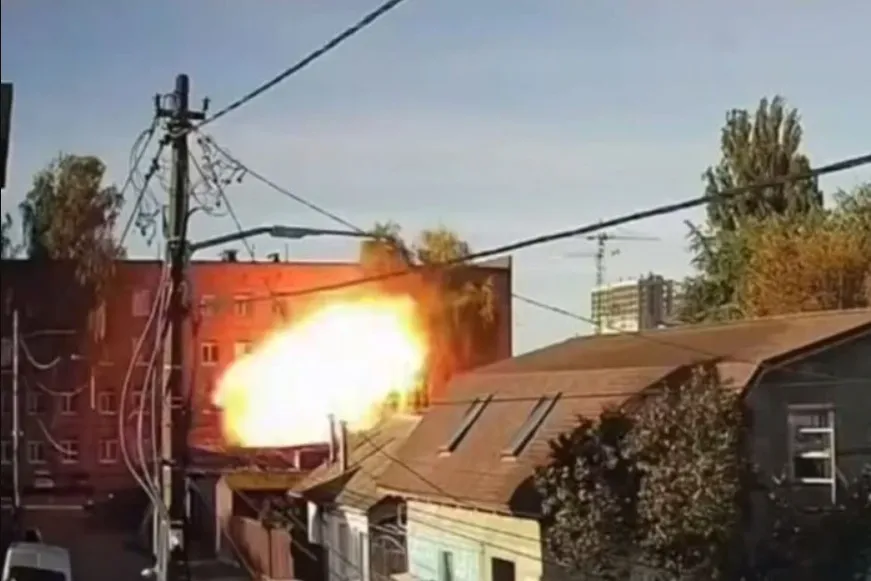 Відео: Росія прицільно вдарила дроном по школі у Києві