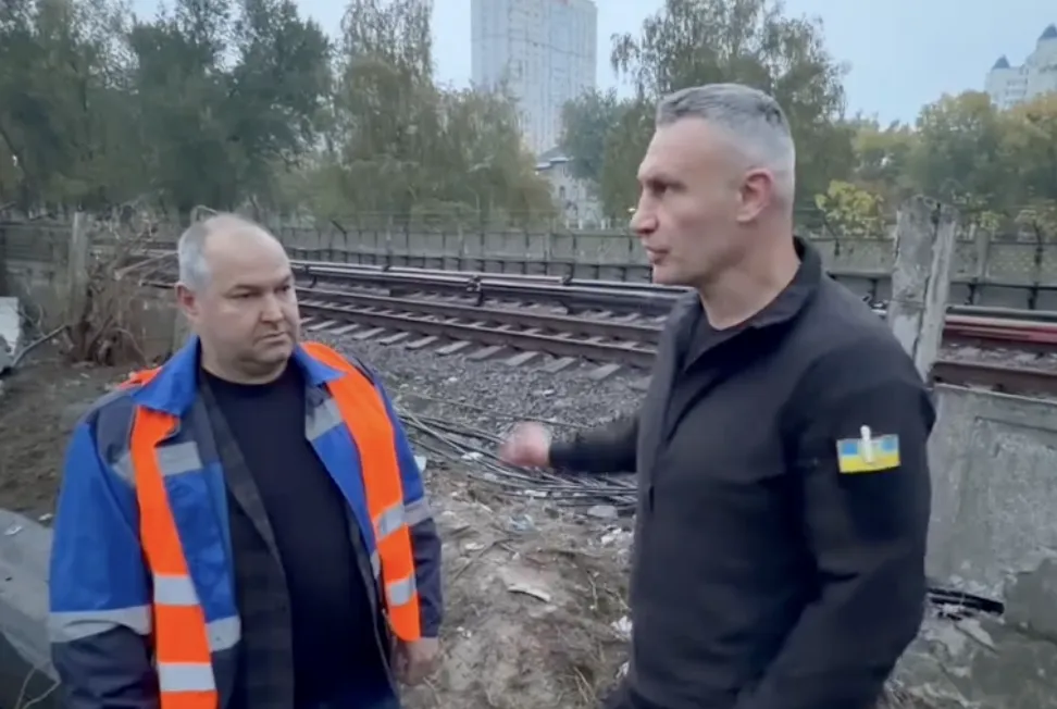 В Киеве открылись все станции красной линии метро