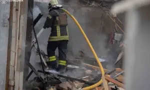 Фото: на Чернігівщині російський дрон поцілив по житловому будинку