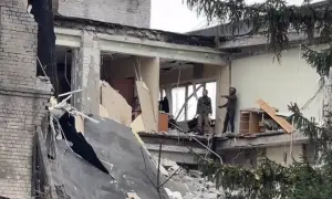 هاجمت القوات الروسية مؤسسة تعليمية في منطقة تشيرنيغوف باستخدام طائرات بدون طيار من طراز FPV