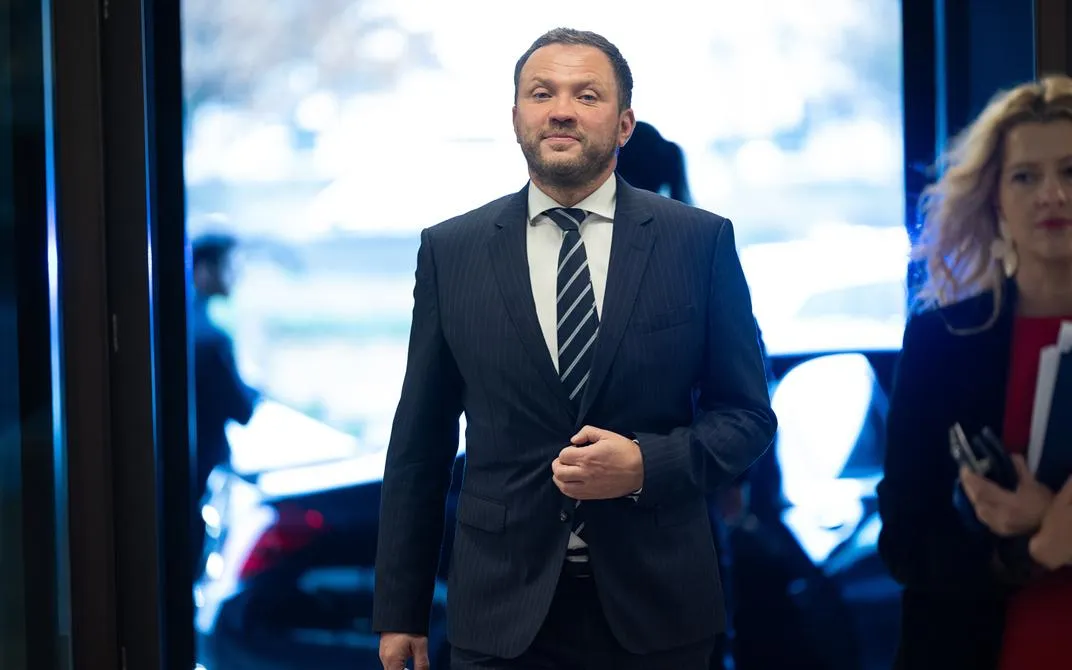 МЗС Естонії заперечило загрозу безпеці через забутий міністром планшет