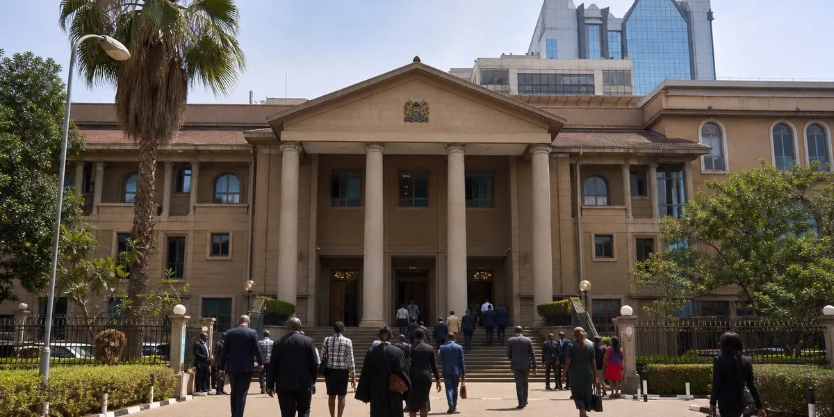 内罗毕前州长松科因法官行为对弹劾提出挑战——Nation Kenya