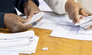 У США колишнього афганського політика Кадіра обвинувачують у змові щодо наркотиків і зброї
