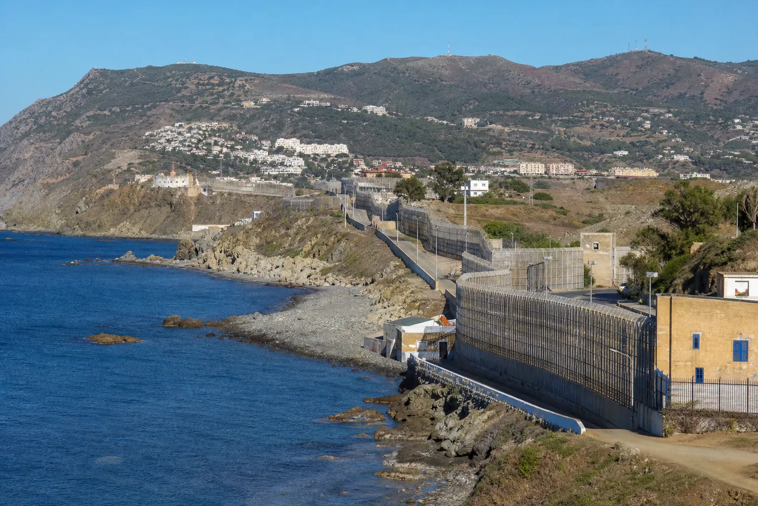 Spanish intelligence warned of mass crossing to Ceuta
