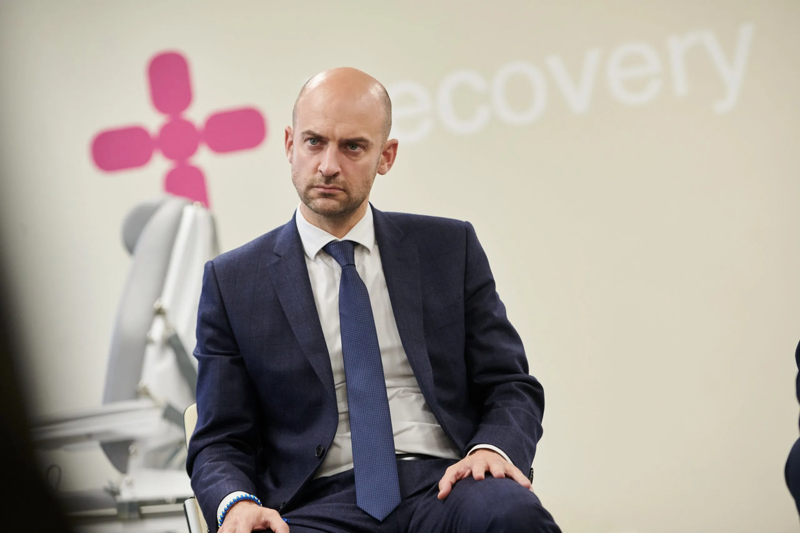 Франція збільшить кількість віз для іранців, які тікають від репресій