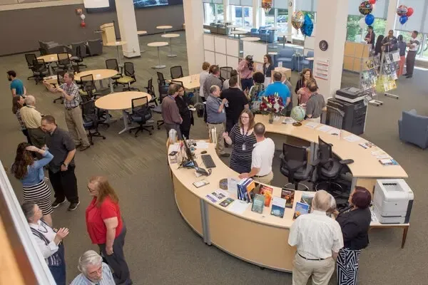 Унікальна бібліотека NASA закривається через скорочення працівників і лабораторій