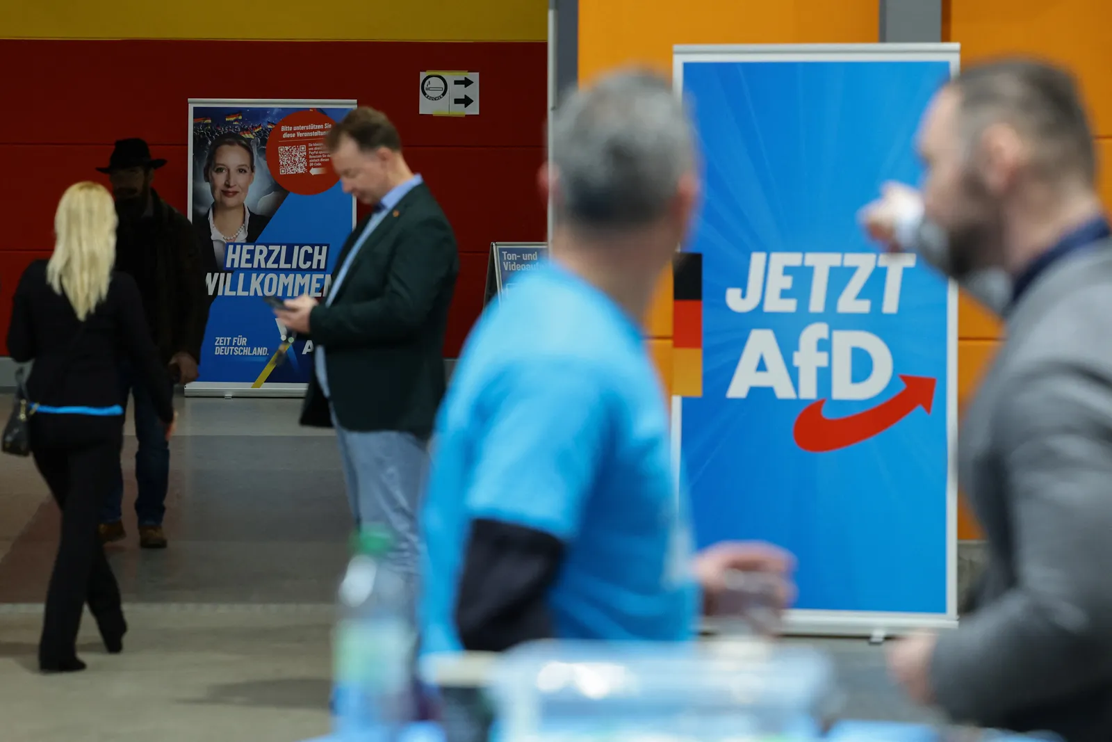 German parties launch election campaigns in Arabic and Turkish languages