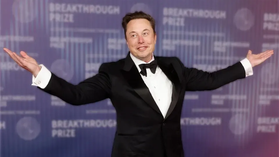 Elon Musk becomes the first person with a net worth exceeding $600 billion