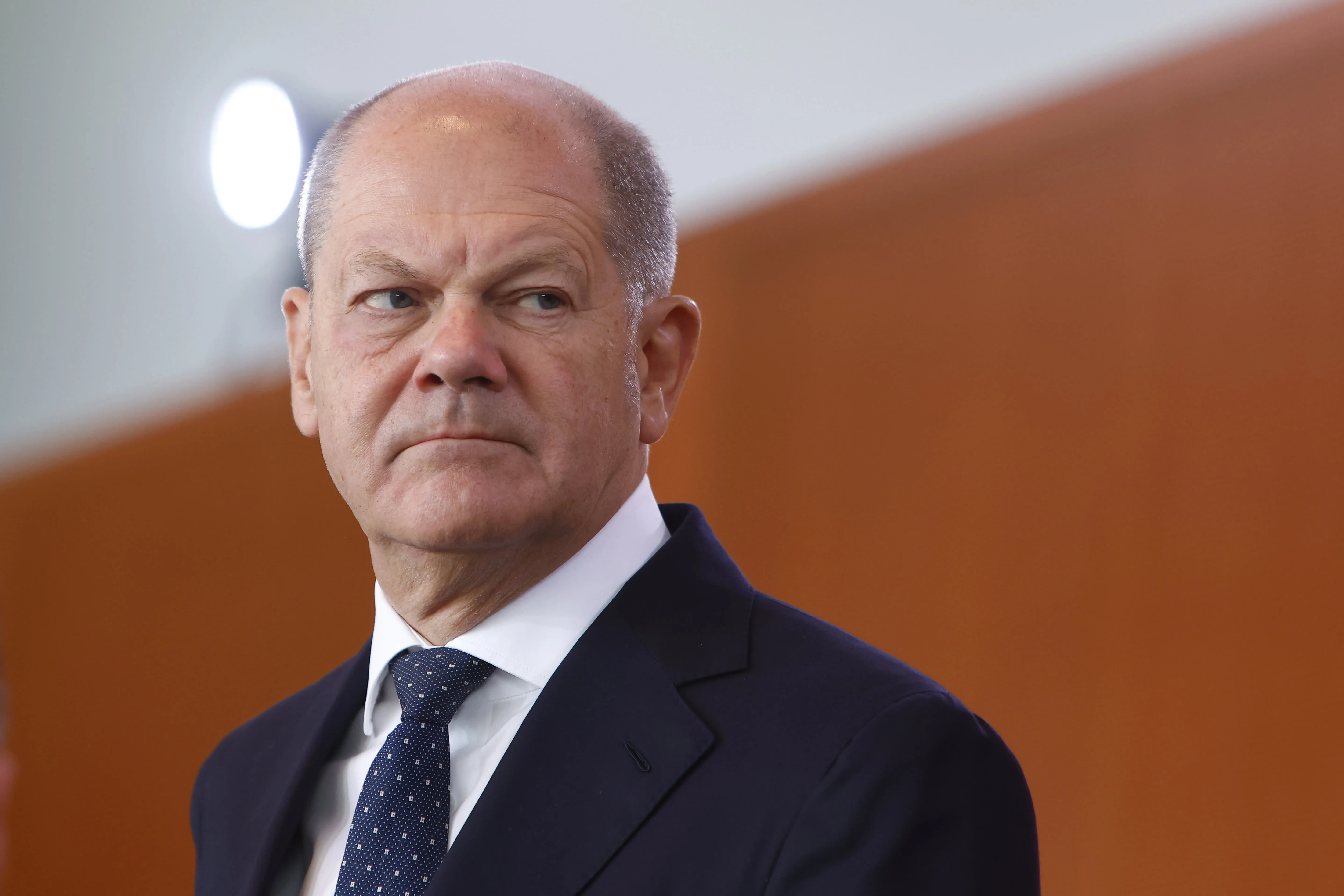 Economic collapse and political incompetence shake Germany