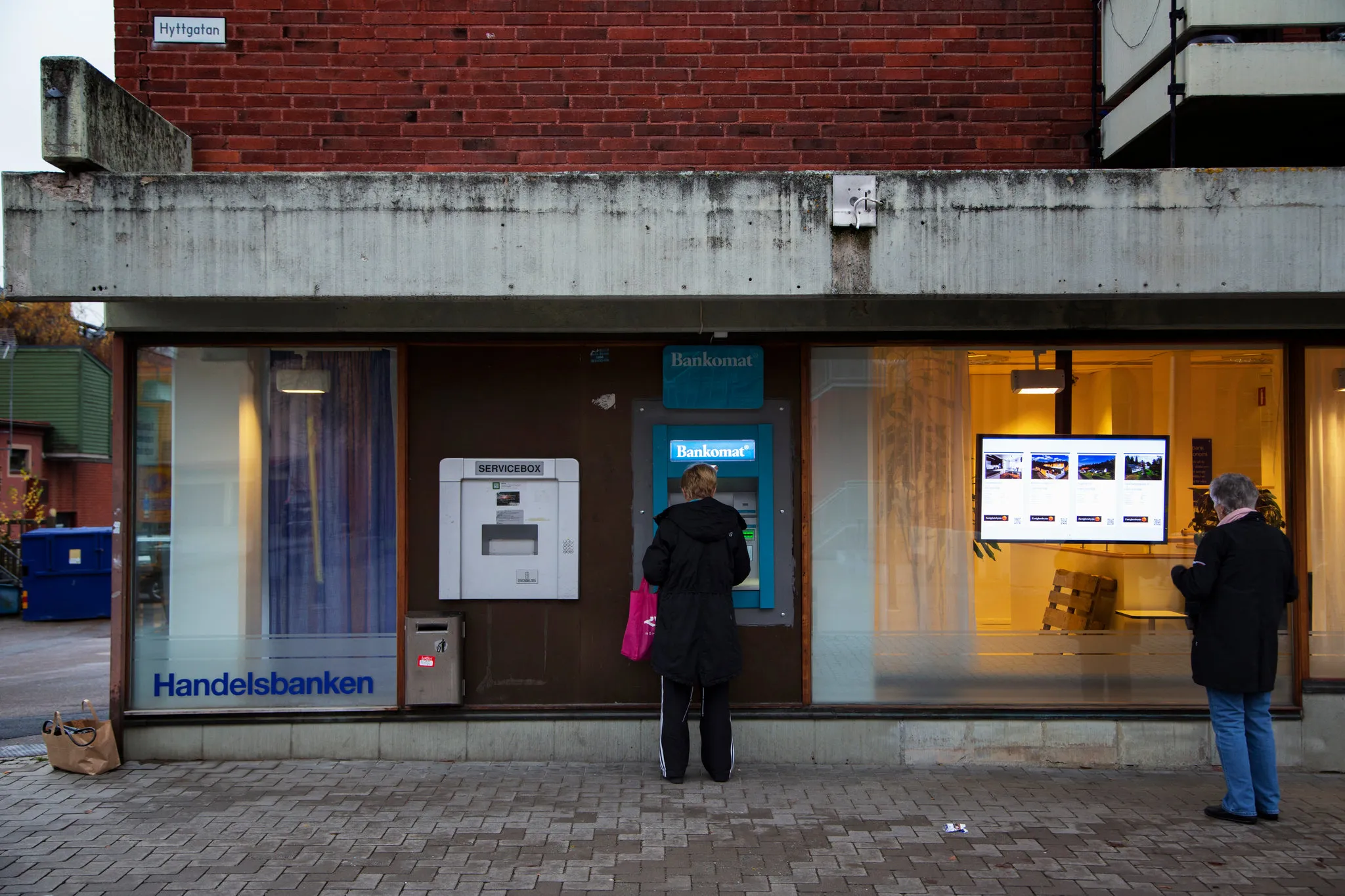 Центральний банк Швеції радить громадянам мати готівку на випадок надзвичайної ситуації