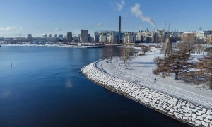 Рекордне падіння золота стимулює зростання біткоіна