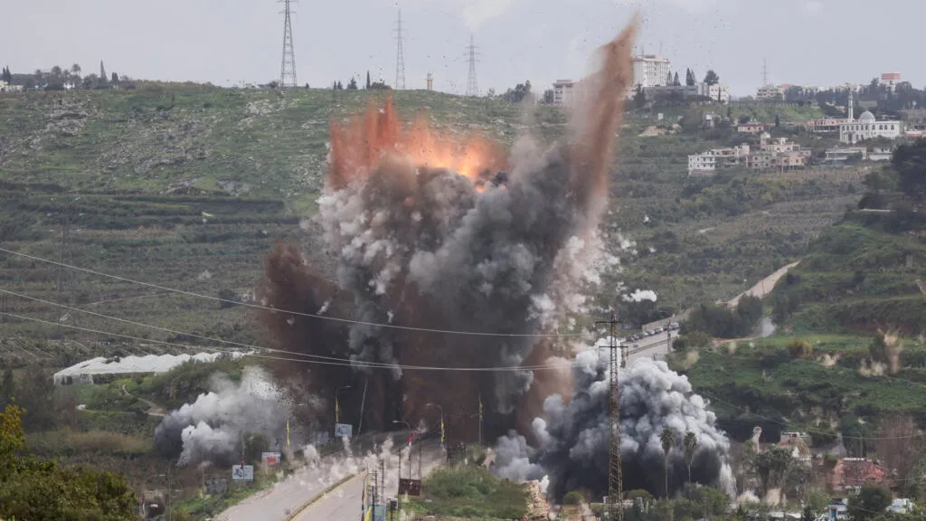 Иран угрожает полностью перекрыть Ормузский пролив в случае атак на энергетические объекты