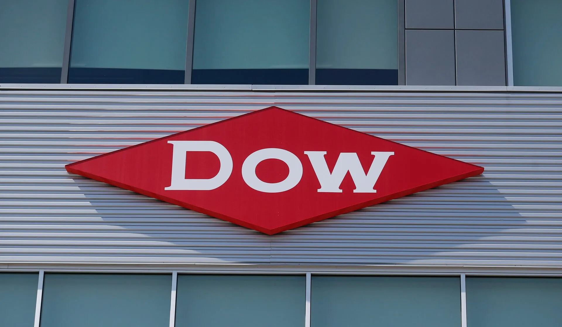 Dow Chemical подвоює ціну на поліетилен у США та Канаді з квітня 2026 року