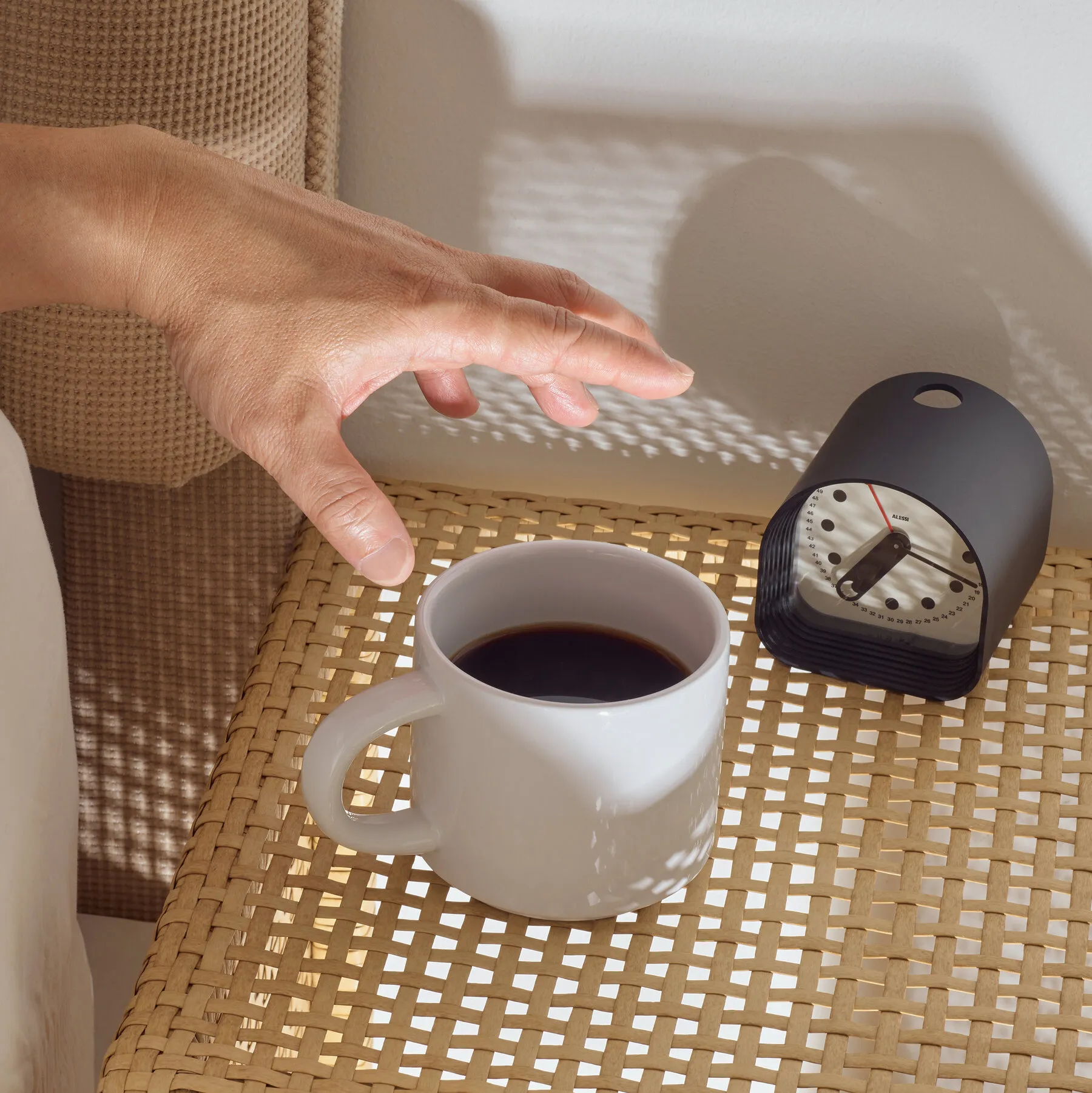 Чи варто відкладати ранкову каву: погляд на наукові докази