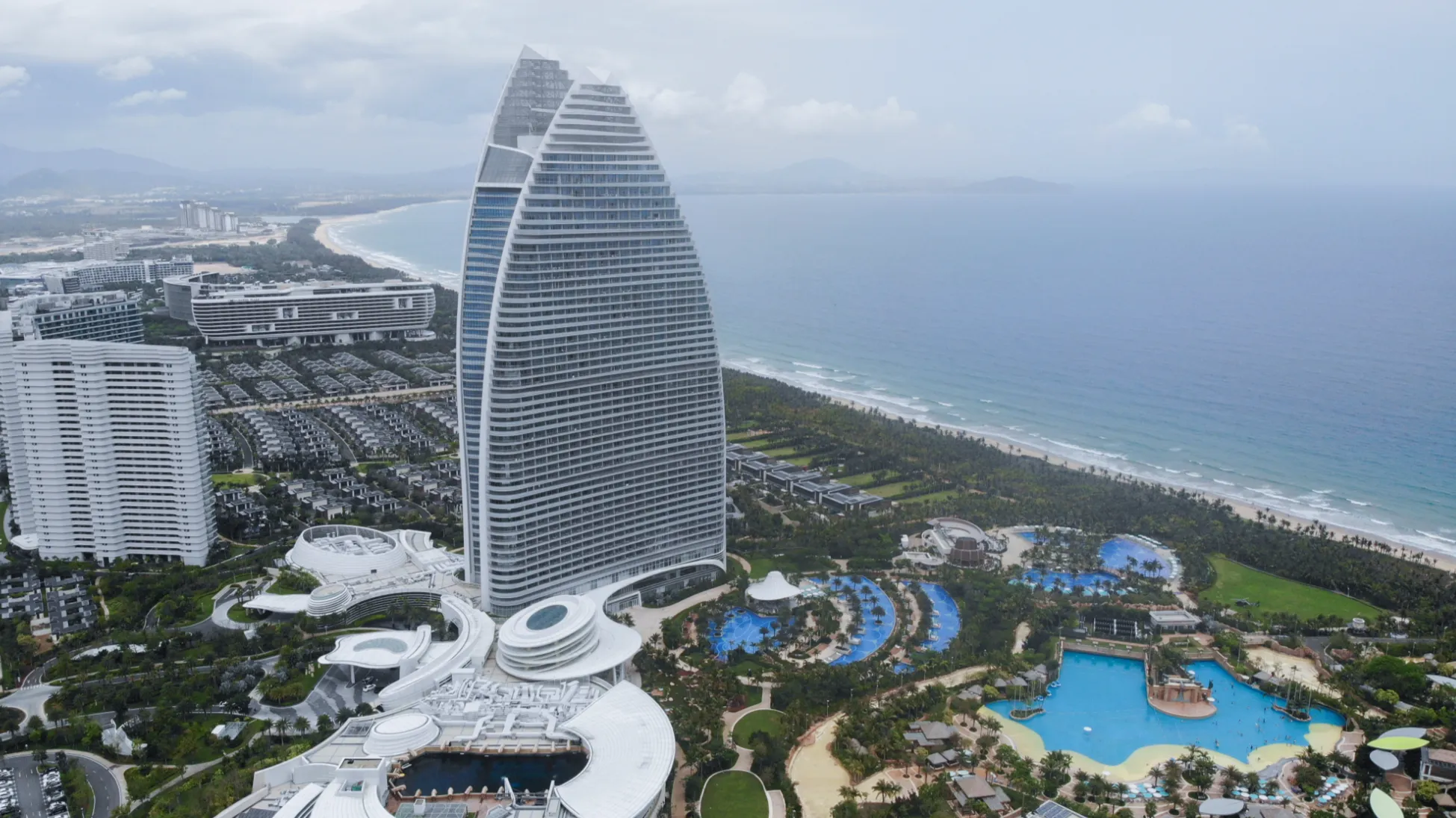 Китай створює альтернативу Сінгапуру і Гонконгу на острові Хайнань