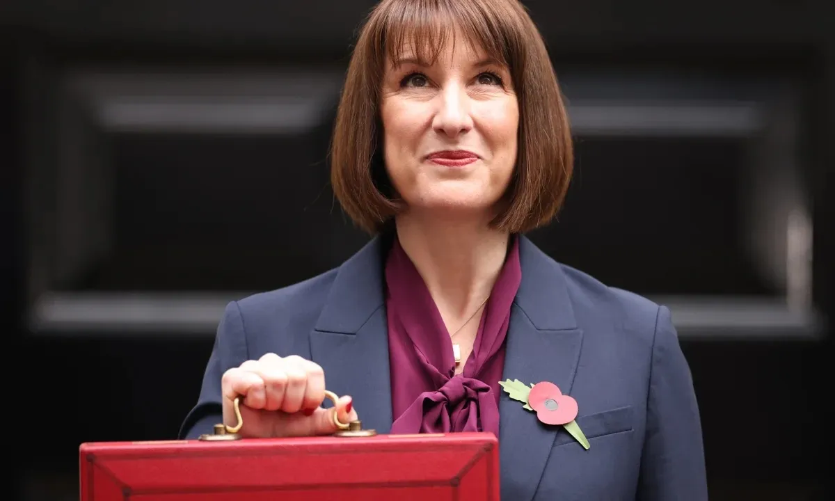 UK Finance Minister Rachel Reeves criticises Russian economy while facing domestic pressure