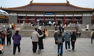 Глава МЗС Франції прибуде до України на нараду послів