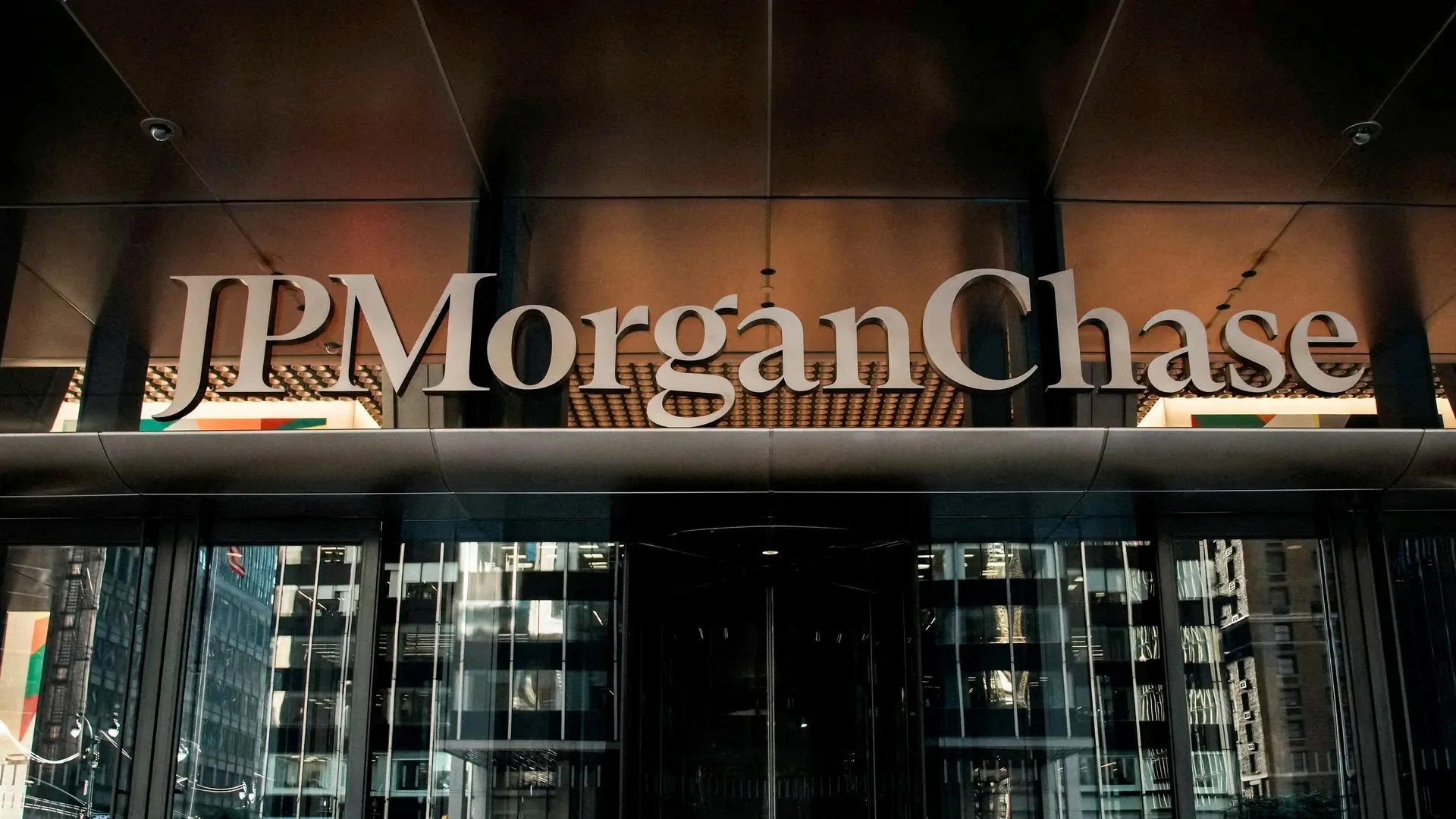 JPMorgan shuts account of Chinese tycoon amid KYC concerns