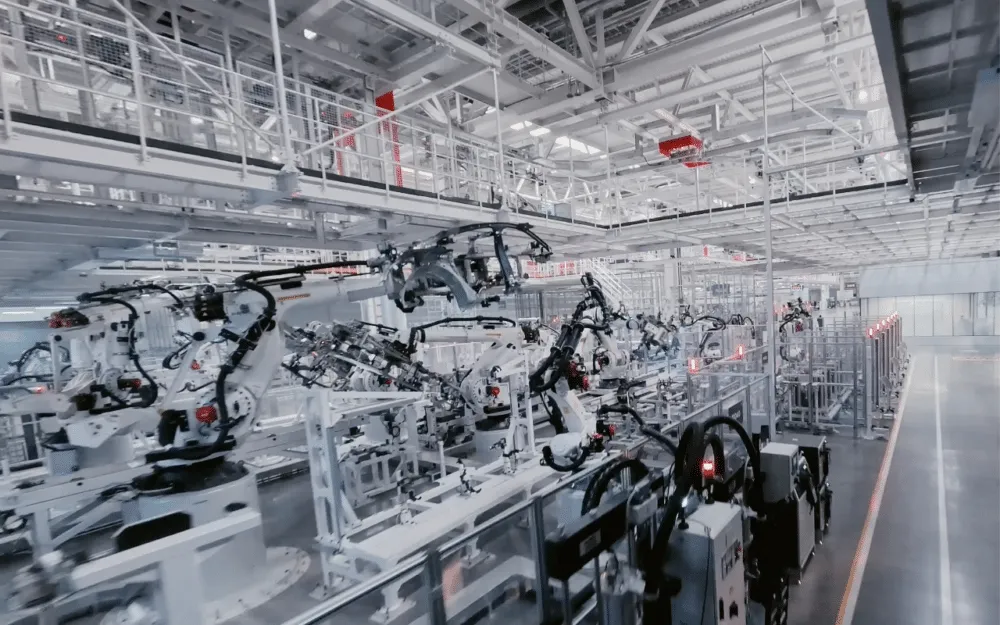 Xiaomi вводить автономних роботів на заводі електромобілів