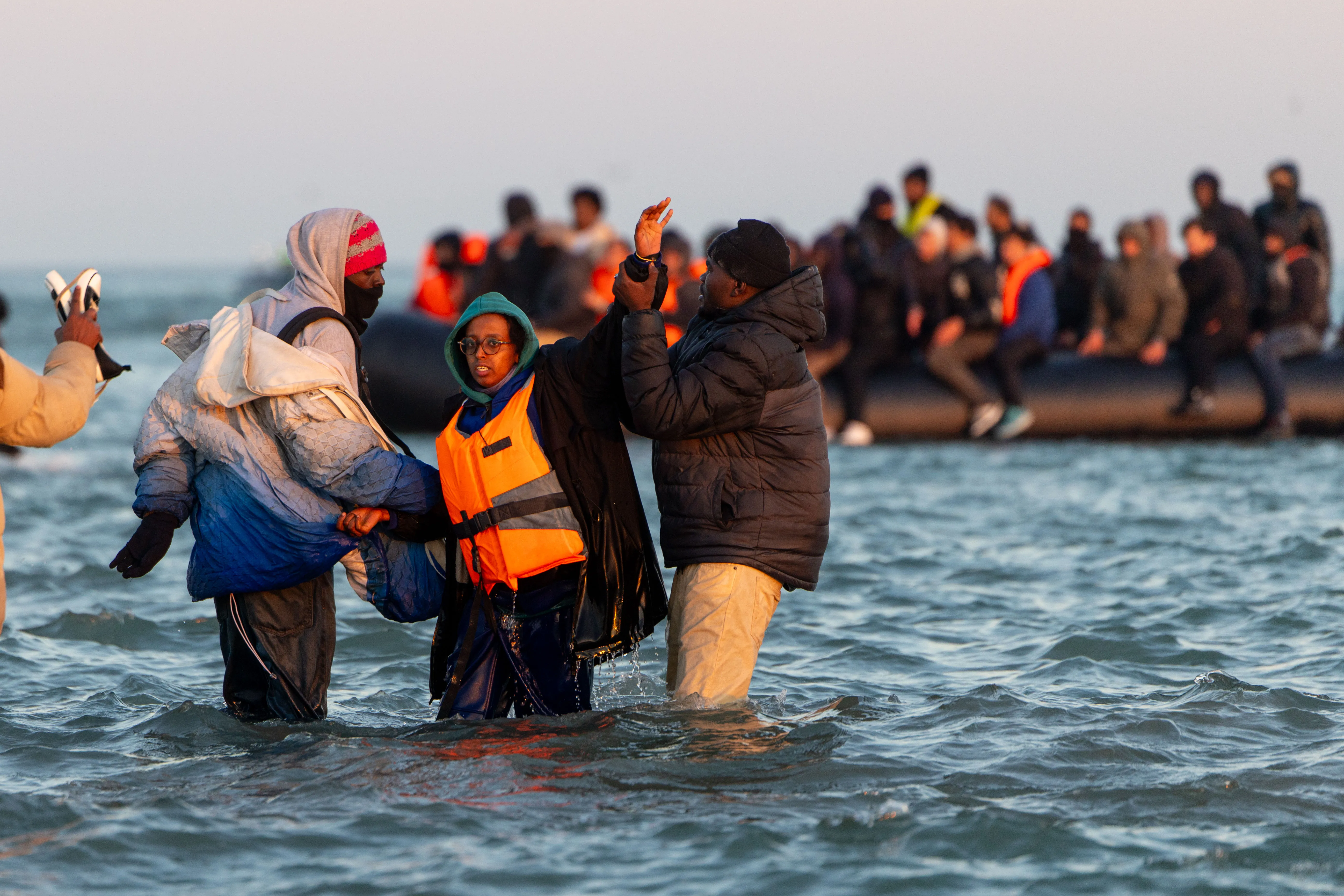 Іранські мігранти прибули в табір Кале Джангл, щоб перетнути Ла-Манш і потрапити до Великої Британії