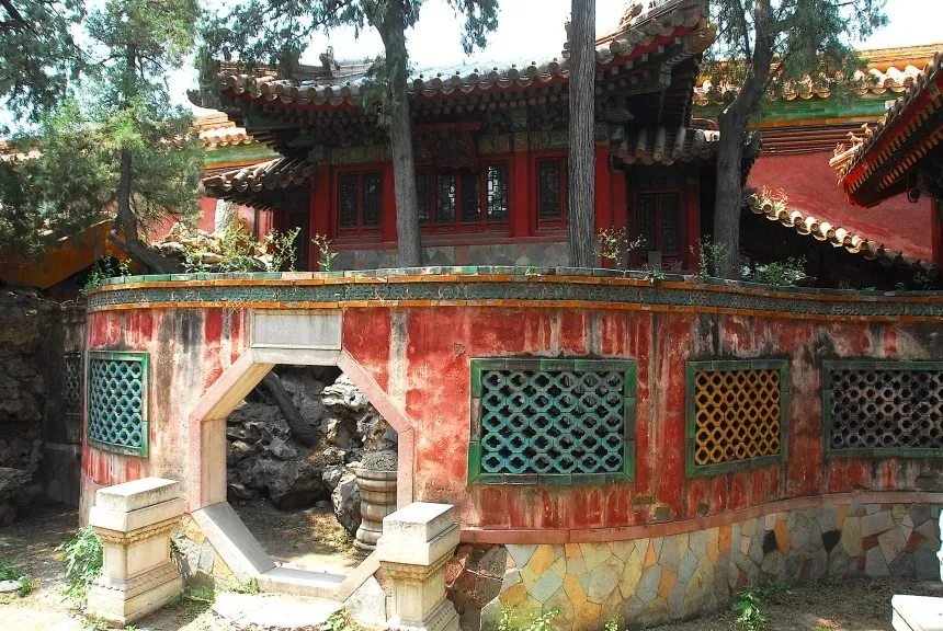 Beijing’s secret garden opens to the public for the first time in 100 years