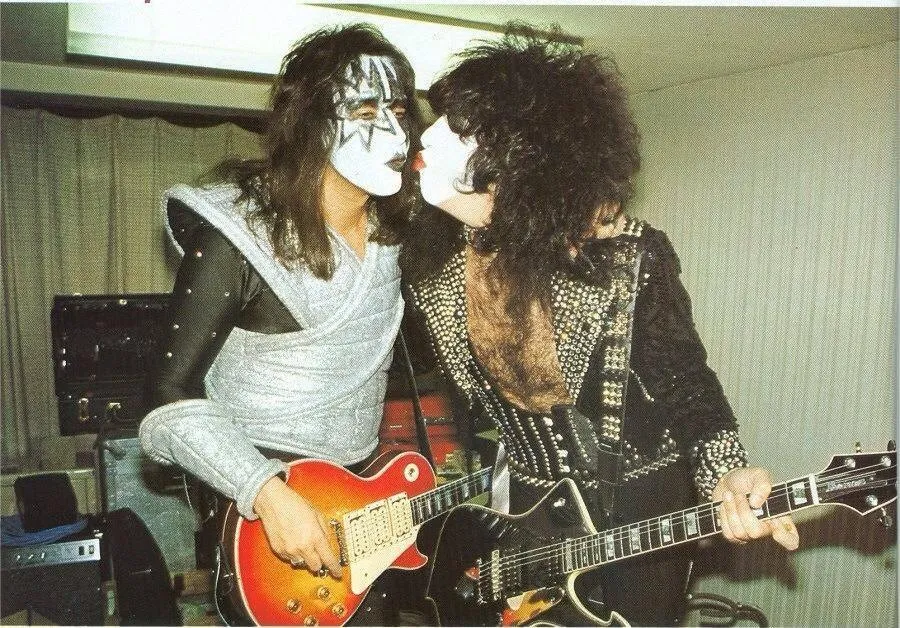 Пол Дэниел Фрейли, гитарист Kiss, помер у віці 72 років Пол Дэниел Фрейли, гитарист Kiss, помер у віці 72 років