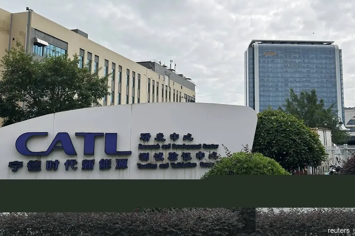 Китай попереджає виробників батарей про ризики надлишкових потужностей