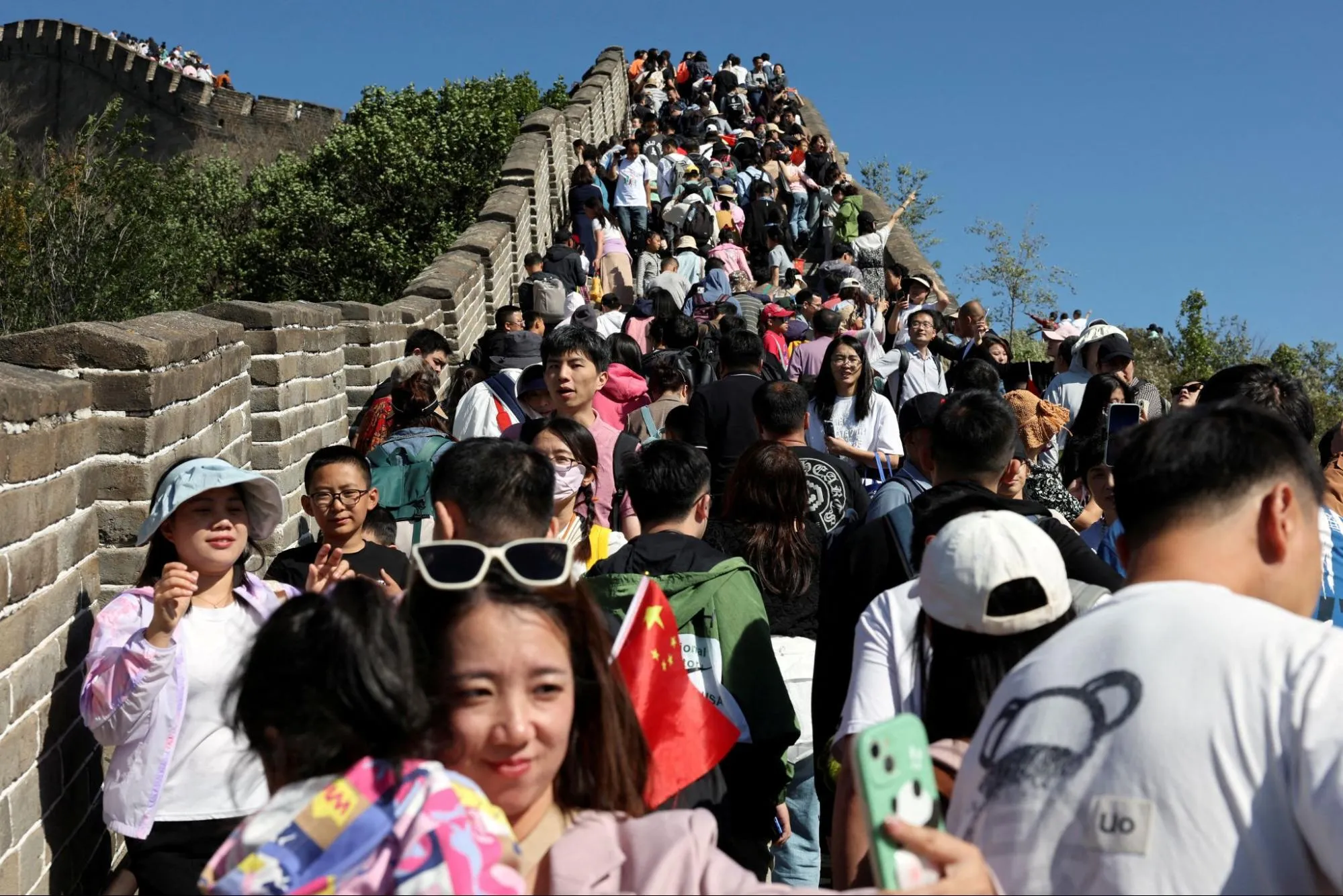 Китай обмежує кількість туристів на популярних пам’ятках через перевантаження