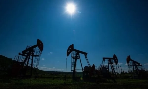 Why Bitcoin could drop to $10,000 — Bloomberg analyst's view