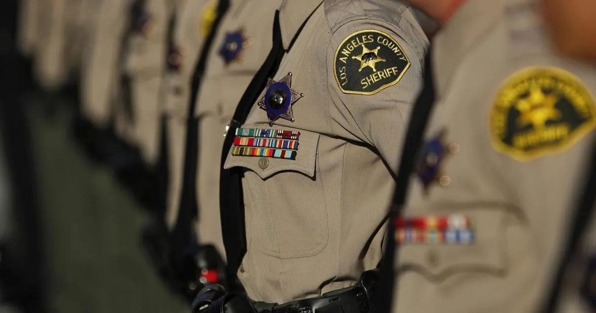 Колишній заступник шерифа Лос-Анджелеса отримав п’ять років ув’язнення за допомогу крипто «хрещеному батьку» Адаму Ізі